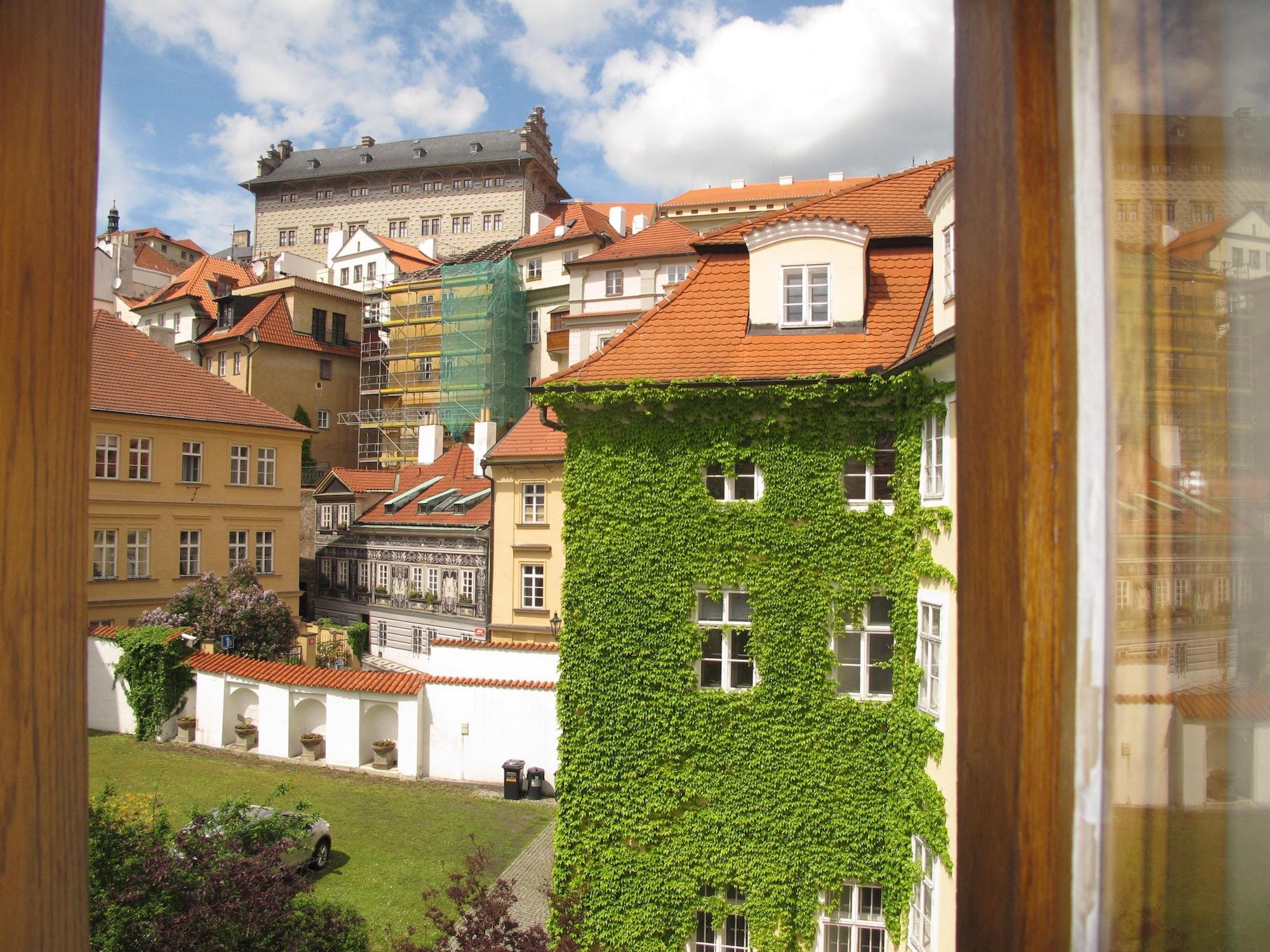 Hotel At The Green Grape Praga Exterior foto