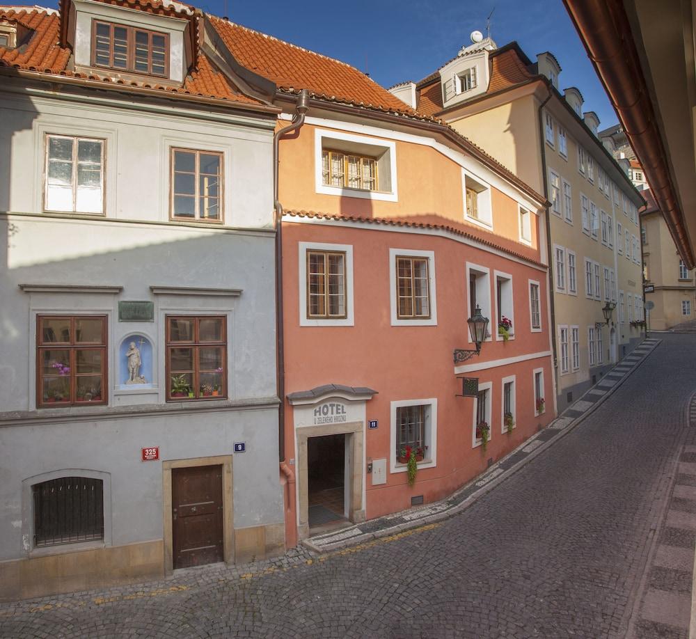 Hotel At The Green Grape Praga Exterior foto