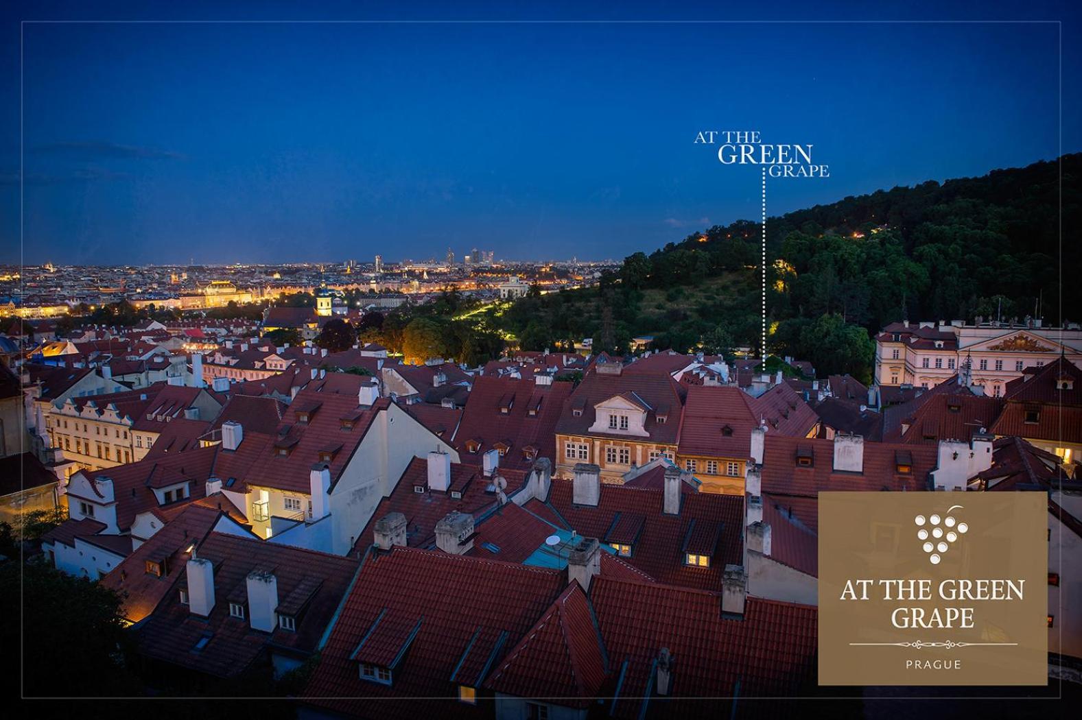 Hotel At The Green Grape Praga Exterior foto